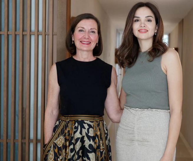 María Ángeles Ros, socia del despacho ERRE Arquitectura, y Laura Cubells, directora de Clínica Alejandría.